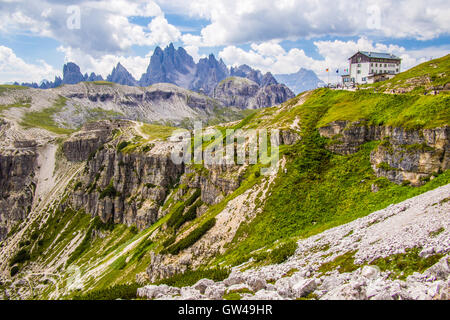 Tre Cime di Lavaredo (aka Drei Zinnen) Naturpark (Parco Naturale), nelle Dolomiti di Sesto, provincia di Belluno, regione Veneto, Italia. Foto Stock