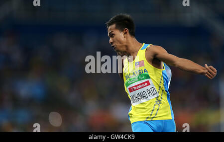 Rio De Janeiro, Brasile. Decimo Sep, 2016. Medaglia d'oro Mohamad Ridzuan Mohamad Puzi della Malesia celebra dopo gli uomini 100m T36 finale di atletica leggera eventi al 2016 Rio Giochi Paralimpici di Rio de Janeiro, Brasile, sul Sett. 10, 2016. Credito: Li Ming/Xinhua/Alamy Live News Foto Stock