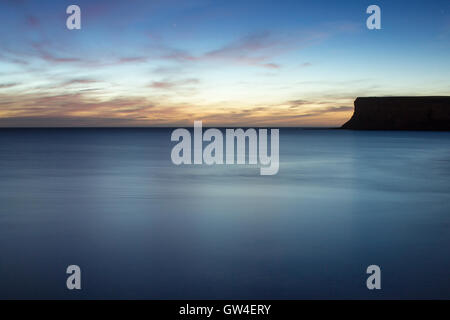 Saltburn dal mare, North Yorkshire, Inghilterra, Regno Unito. Undicesimo Sep, 2016. Meteo: un incredibile cielo un'ora prima dell'alba da Saltburn il molo vittoriano su una gloriosa domenica sulla North Yorkshire coast Credit: Alan Dawson News/Alamy Live News Foto Stock