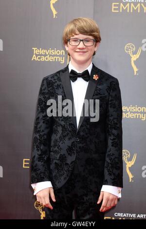 Los Angeles, CA, Stati Uniti d'America. Decimo Sep, 2016. All'arrivo per 2016 Creative Arts Emmy Awards - SAT, Microsoft Theatre, Los Angeles, CA, 10 settembre 2016. Credito: Priscilla concedere/Everett raccolta/Alamy Live News Foto Stock
