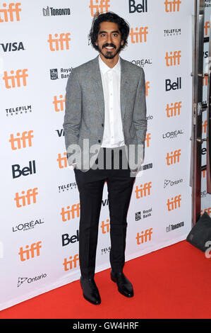 Settembre 10, 2016 - Toronto, Ontario, Canada - 10 settembre 2016 - Toronto Ontario Canada - Dev Patel. ''Lion'' Premiere - 2016 Toronto International Film Festival che si tiene a Princess of Wales Theatre. Photo credit: Brent Perniac/AdMedia (credito Immagine: © Brent Perniac/AdMedia via ZUMA filo) Foto Stock