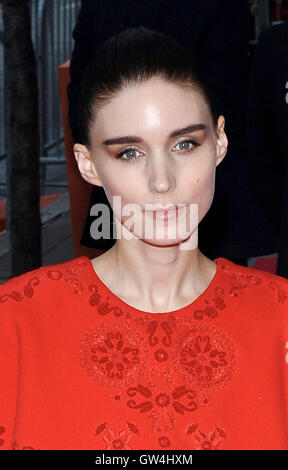 Settembre 10, 2016 - Toronto, Ontario, Canada - 10 settembre 2016 - Toronto Ontario Canada - Rooney Mara. ''Lion'' Premiere - 2016 Toronto International Film Festival che si tiene a Princess of Wales Theatre. Photo credit: Brent Perniac/AdMedia (credito Immagine: © Brent Perniac/AdMedia via ZUMA filo) Foto Stock