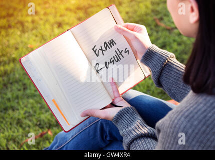 Risultati esame esame Schoold rivedere il concetto di valutazione Foto Stock