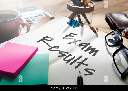 Risultati esame esame Schoold rivedere il concetto di valutazione Foto Stock