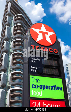 Texaco gas station segno, London, Regno Unito Foto Stock