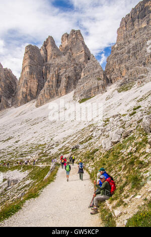 Tre Cime di Lavaredo (aka Drei Zinnen) Naturpark (Parco Naturale), nelle Dolomiti di Sesto, provincia di Belluno, regione Veneto, Italia. Foto Stock