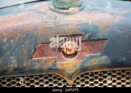 Las Vegas, Nevada - La arrugginita 'Papillon' emblema su un inizio di Chevrolet carrello presso la Clark County Museum. Foto Stock