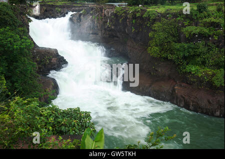 L'immagine della Cascata Randha in Bhandardara, Maharashtra, i Ghati Occidentali, monsone, India Foto Stock