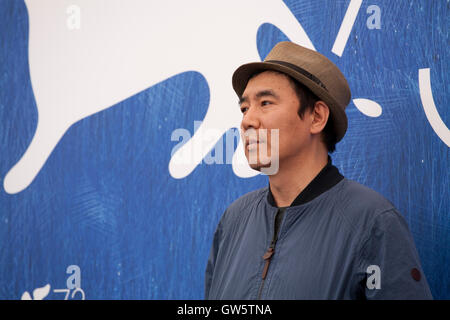 Direttore Kim Jee-woon presso l'età del film Ombre photocall presso la 73rd Festival del Cinema di Venezia, 2016 Foto Stock