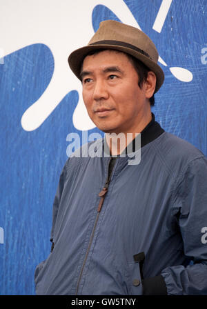 Direttore Kim Jee-woon presso l'età del film Ombre photocall presso la 73rd Festival del Cinema di Venezia, 2016 Foto Stock