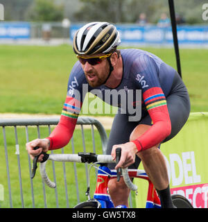 Bradley Wigginsng il crono sul palco 7a del tour della Gran Bretagna 2016 in Bristol Foto Stock