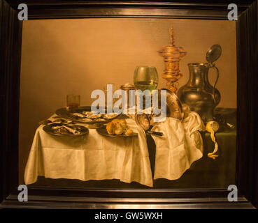 'still life with a gilt cup' 1635 willem claesz heda Foto Stock