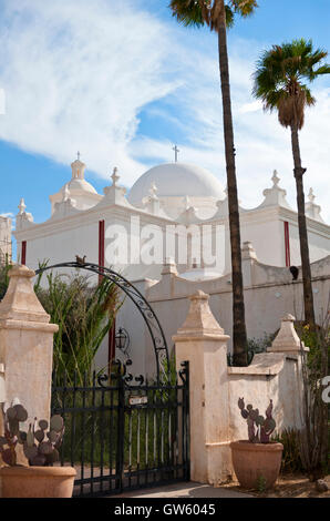 San Xavier del Bac storico spagnolo missione cattolica si trova a circa dieci miglia a sud del centro cittadino di Tucson, Arizona Foto Stock