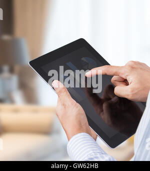 Imprenditore compressa di puntamento, tecnologia digitale Foto Stock