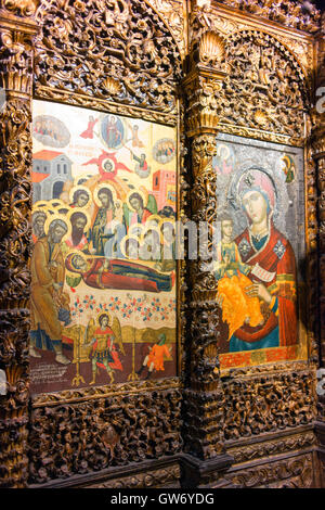 L'iconostasi nel Museo Onufri nella Cattedrale di Saint Mary, entro le mura del castello di Berat. Foto Stock