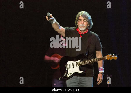 Green Bay, Wisconsin, Stati Uniti d'America. 31 Agosto, 2016. RANDY OWEN di Alabama suona dal vivo al centro Resch in Green Bay, Wisconsin © Daniel DeSlover/ZUMA filo/Alamy Live News Foto Stock