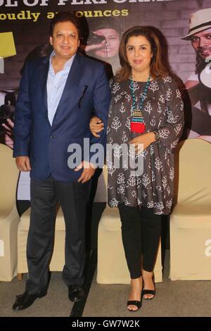 Attore di Bollywood Shashi Ranjan e regista Farah Khan durante la conferenza stampa associazione Indian Television Academy Mumbai Foto Stock