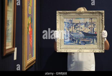 Un dipendente Bonhams detiene il cassis di Samuel Peploe, parte di una selezione di opere dalla Scottish coloristi per essere incluso nella Bonhams arte scozzese vendita che si terrà a Edimburgo il 12 ottobre, 2016. Foto Stock