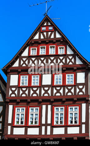 Rosso e Marrone Tedesco casa in legno e muratura Foto Stock