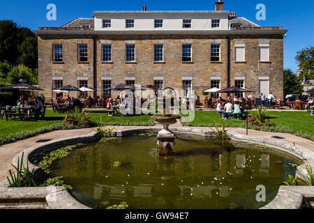 Per coloro che godono di cibo e bevande a Stanmer House, Brighton, Sussex, Regno Unito Foto Stock