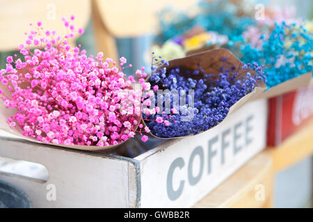 Seoul, Corea del Sud - Agosto 09, 2015: diversi splendidi bouquet di fiori nel negozio di fiori a Samcheong-dong di Seoul, Corea del Sud Foto Stock