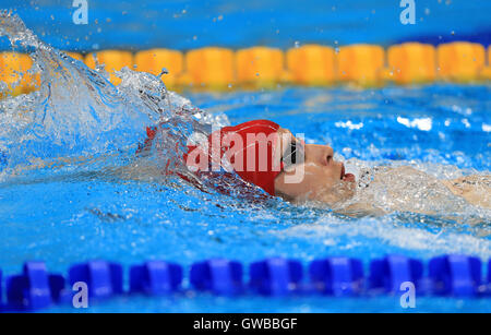 Gran Bretagna Sascha parentela sul suo modo di vincere l'oro durante gli Uomini 200m singoli Medley - SM6 finale alla Olympic Aquatics Stadium durante il quinto giorno del 2016 Rio Giochi Paralimpici di Rio de Janeiro in Brasile. Foto Stock