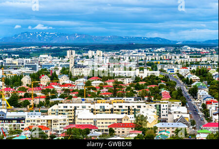 Vista di Reykjavik dalla parte superiore della chiesa Hallgrimskirkja - Islanda Foto Stock