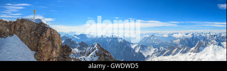 Zugspitze top del panorama Germania Foto Stock