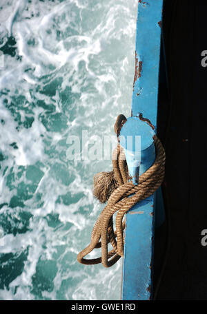 Dettaglio visto sul traghetto per Koh Chang, Trat , della Thailandia, dalla terraferma. Foto Stock