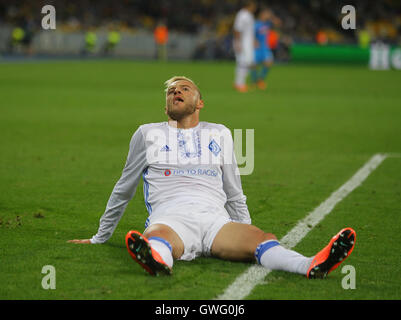 Kiev, Ucraina. Il 13 settembre 2016. Andrey Yarmolenko di FC Dinamo Kiev reagisce durante la Champions League Gruppo B partita di calcio contro FC Italiano Napoli al Olympiyskiy National Stadium di Kiev, Ucraina, Martedì, Settembre 13, 2016. ( Foto/Andrey Lukatsky) Credito: Andrey Lukatsky/Alamy Live News Foto Stock