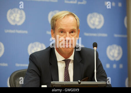 New York, Stati Uniti d'America. Il 13 settembre 2016. Ambasciatore Olof Skoog è il rappresentante permanente della Svezia parla al briefing con la stampa in avanti del Fondo di consolidamento della pace (PBF) Credito: Mark Sullivan/Alamy Live News Foto Stock