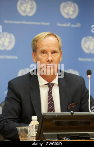 New York, Stati Uniti d'America. Il 13 settembre 2016. Ambasciatore Olof Skoog è il rappresentante permanente della Svezia parla al briefing con la stampa in avanti del Fondo di consolidamento della pace (PBF) Credito: Mark Sullivan/Alamy Live News Foto Stock