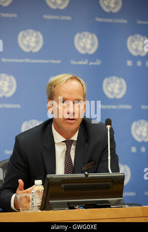 New York, Stati Uniti d'America. Il 13 settembre 2016. Ambasciatore Olof Skoog è il rappresentante permanente della Svezia parla al briefing con la stampa in avanti del Fondo di consolidamento della pace (PBF) Credito: Mark Sullivan/Alamy Live News Foto Stock