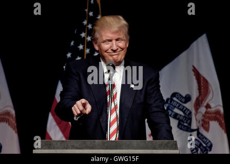 Des Moines, Iowa, USA. 13 Settembre, 2016. Donald Trump parla a 1600 sostenitori della campagna al rally di oggi a Des Moines, Iowa Credito: mark reinstein/Alamy Live News Foto Stock