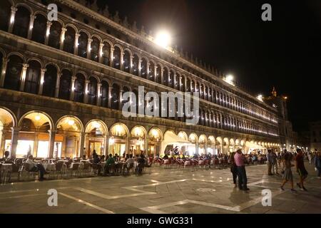 Venezia. 5 Sep, 2016. Foto scattata il 7 settembre 5, 2016 mostra la vista notturna di Piazza San Marco a Venezia, Italia. © Gong Bing/Xinhua/Alamy Live News Foto Stock