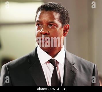 L'Italia, Lido di Venezia, 10 settembre, 2016 : Denzel Washington presso il tappeto rosso del film 'I magnifici sette ', direttore Foto Stock