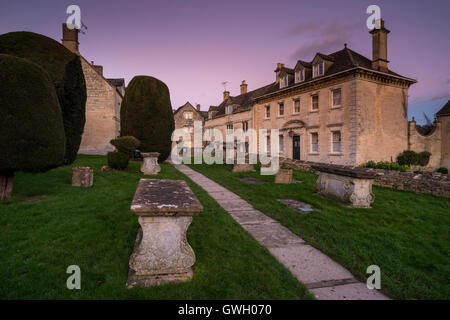 Cotswold case di pietra nel villaggio di Painswick, Gloucestershire, Regno Unito Foto Stock