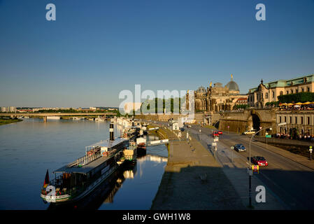 A Dresda, Terrassenufer und Bruehlsche Terrasse Foto Stock