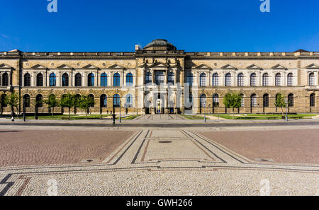 A Dresda, Theaterplatz, Semperbau der Gemaeldegalerie Alte Meister Foto Stock