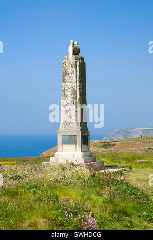 Monumento a Guglielmo Marconi di Poldhu, Cornwall, Regno Unito Inghilterra, sito del primo transatlantico di trasmissione radio in 1901 Foto Stock