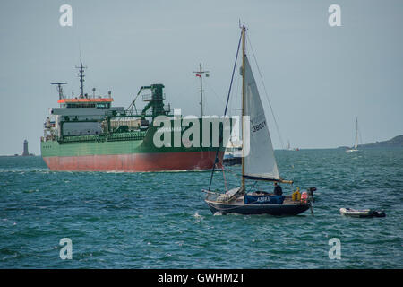 MV Sunnananhav un auto lo scarico di nave da carico in Plymouth Sound. Foto Stock