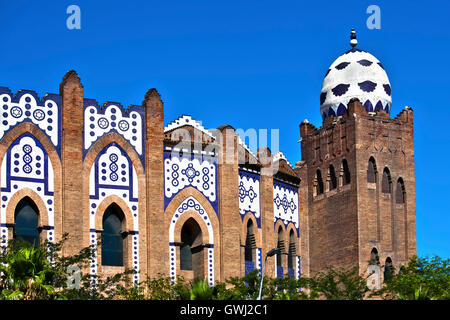 Barcellona, Spagna - 31 luglio 2015: Il Plaza Monumental de Barcelona o noto come La Monumental. Si tratta di un edificio e la corrida Foto Stock