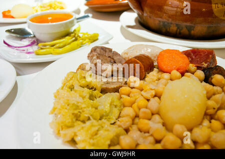 Cocido Madrileño di servire. Madrid, Spagna. Foto Stock