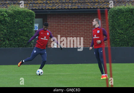 L'Inghilterra del 23-uomo Campionato Europeo squad train davanti alla finale di domani amichevole contro il Portogallo con: Marcus Rashford, Giordania Henderson dove: Londra, Regno Unito quando: 01 Giu 2016 Foto Stock