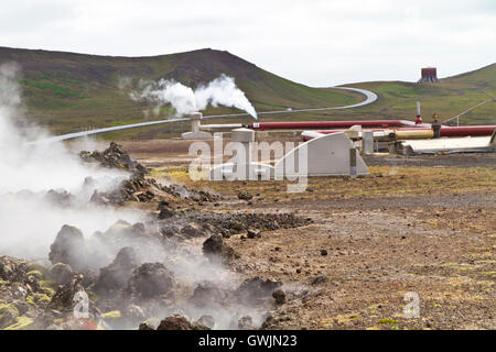 Energia geotermica powerstion costruito su un lavafield in Islanda Foto Stock