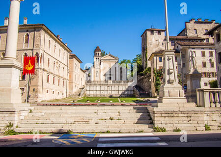 Piazza Maggiore, Feltre, una cittadina nel Parco Nazionale delle Dolomiti Bellunesi, provincia di Belluno, regione Veneto, Italia. Foto Stock