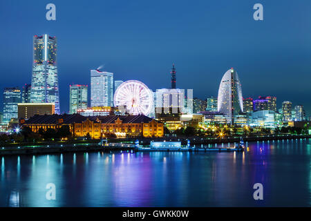Yokohama skyline notturno Foto Stock
