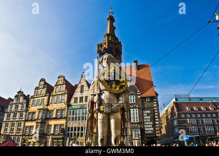 Bremen -. Vista della statua di Roland e piazza del mercato Foto Stock