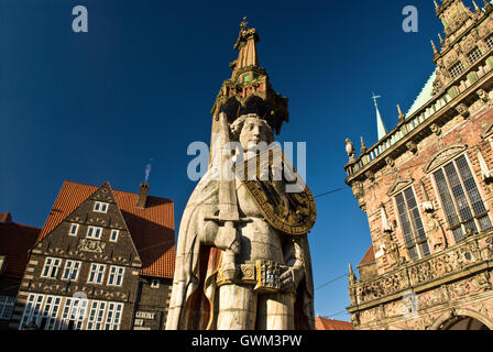 Bremen - Vista della statua di Roland e piazza del mercato Foto Stock