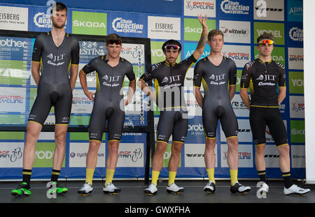 Tour della Gran Bretagna stadio 8 finale nel centro di Londra, 11 settembre 2016, Team JLT Condor pre-gara lineup Foto Stock